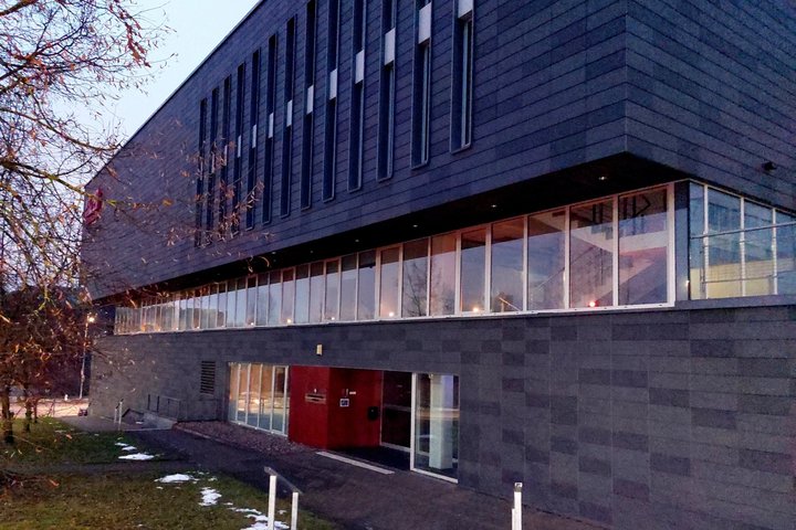 Nuotraukoje matomas Bendrojo pagalbos centro pastatas ryte