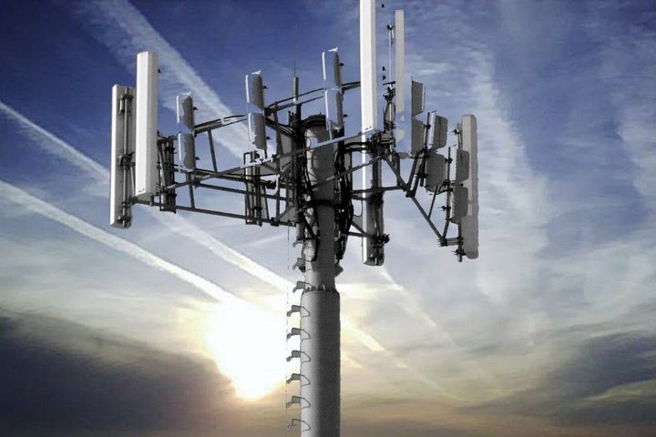 Nuotraukoje matoma mobiliojo ryšio antena