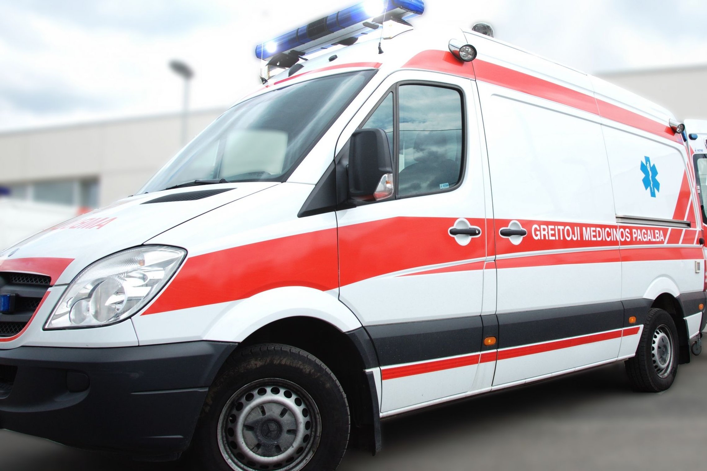 Nuotraukoje matomas greitosios medicinos pagalbos automobilis