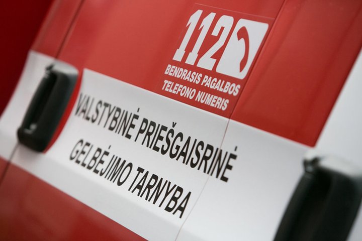 Nuotraukoje matomas Ugniagesių gelbėtojų automobilių ženklinimas