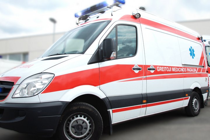 Nuotraukoje matomas greitosios medicinos pagalbos automobilis