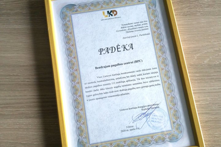 Nuotraukoje matoma įrėminta padėka