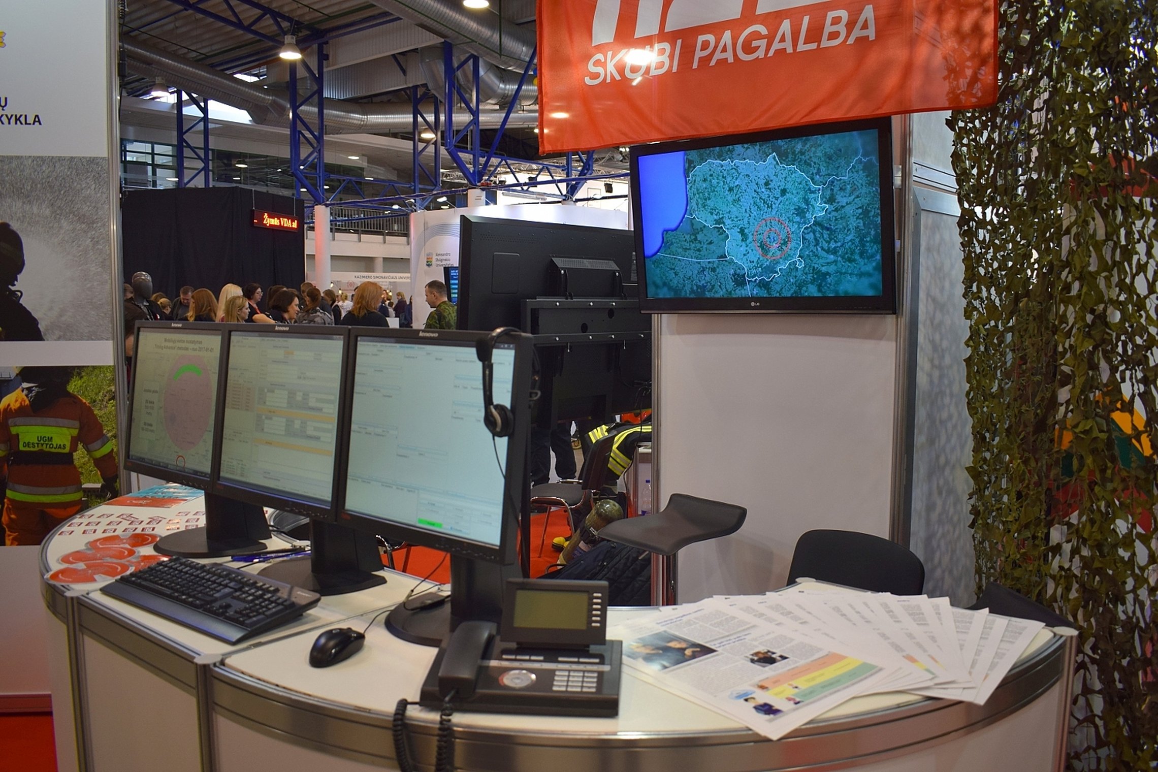 Nuotraukoje matomas Bendrojo pagalbos stendas parodoje