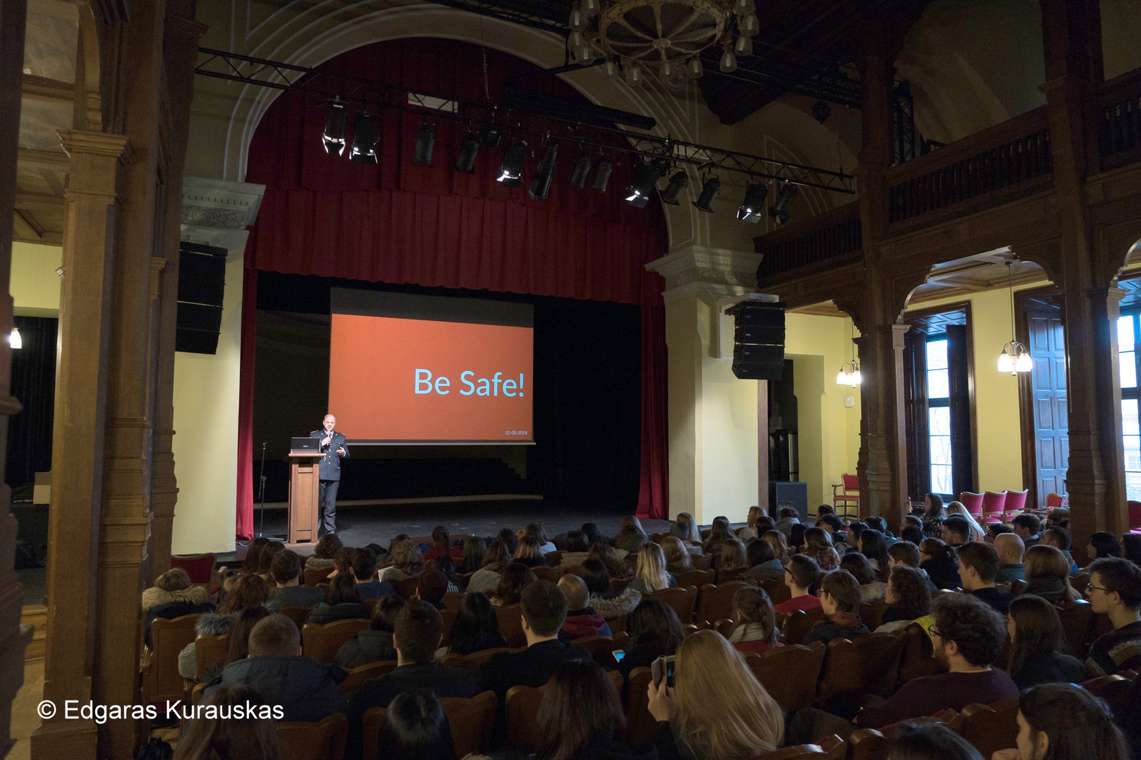 Nuotraukoje matoma Vilniaus universiteto Teatro salė